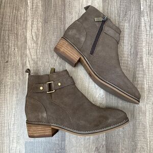 Blondo Ankle Bootie Waterproof Buckle Brown size 6.5